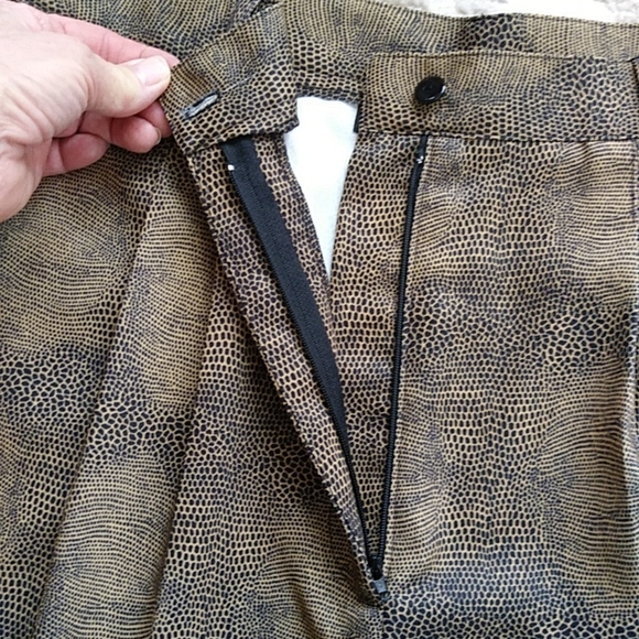 Vtg. Dana Lee Sportswear Pleated Micro Fiber High Waist Shorts - Picture 9 of 14